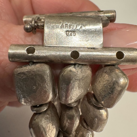 Vintage Arella Hammered Silver Triple Strand Bracelet. EUC - Picture 4 of 7